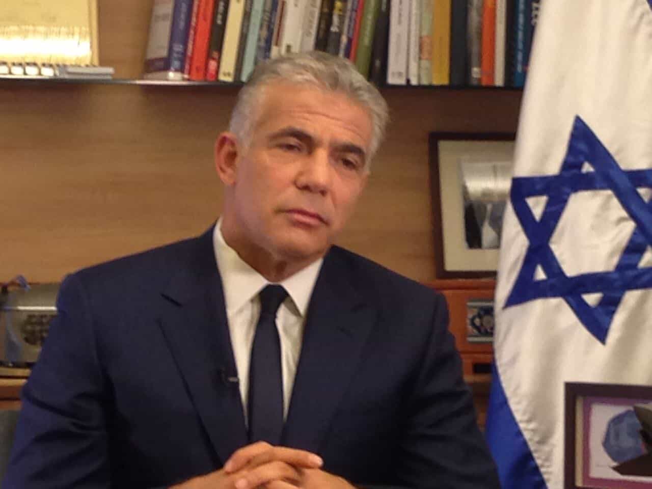 הליכוד על לפיד: "שיפסיק להתבכיין. השאלה פשוטה: מדוע לא נחקר באזהרה?"