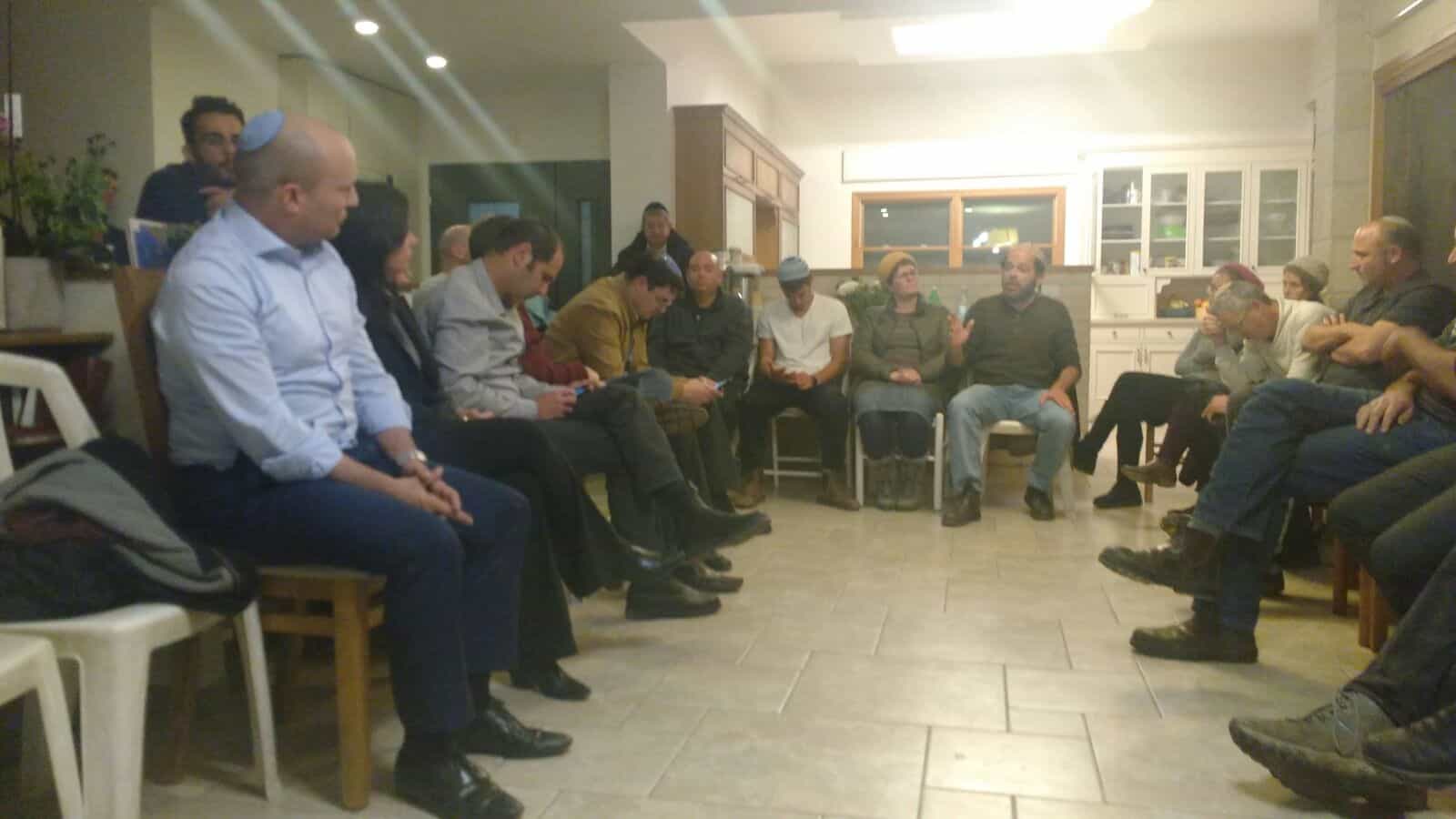 מטה נתיב האבות לאחר ביקור בנט: ״נצא למאהל מחאה עד שנראה מעשים״