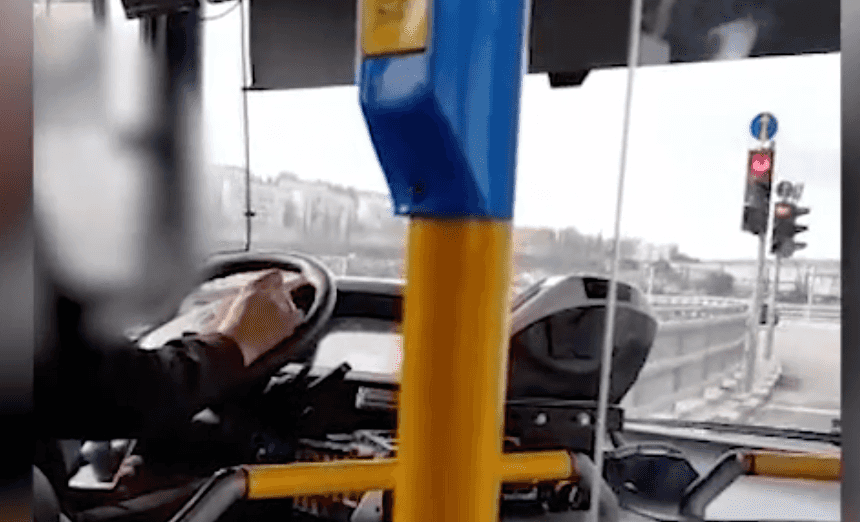צפו בתיעוד: נהגי אוטובוסים במודיעין מבצעים עבירות מסכנות חיים