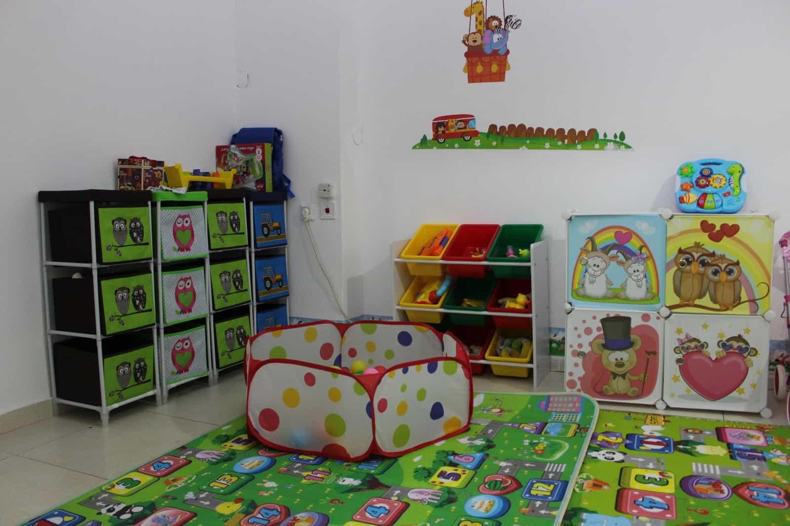 נענעו, סטרו והכו: כתב אישום הוגש כנגד שלוש סייעות מגן בפתח תקווה באשמת התעללות