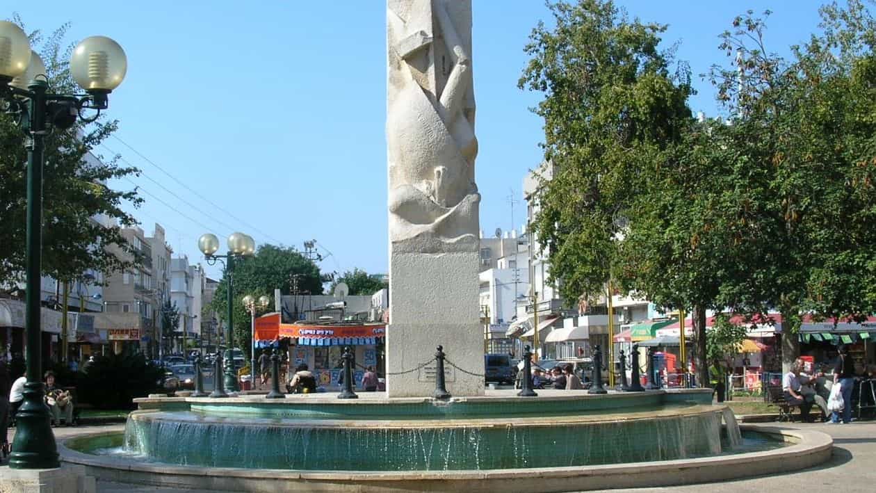 חיבוק חם: תוכנית חדשה בחולון תסייע לילדים ולנערים יתומים