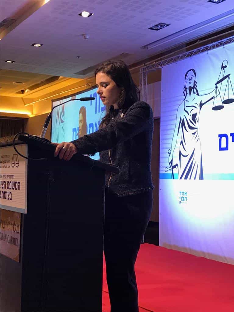שקד: "בבחירה בין גנץ והאג לחיילי גולני - אני עם גולני"
