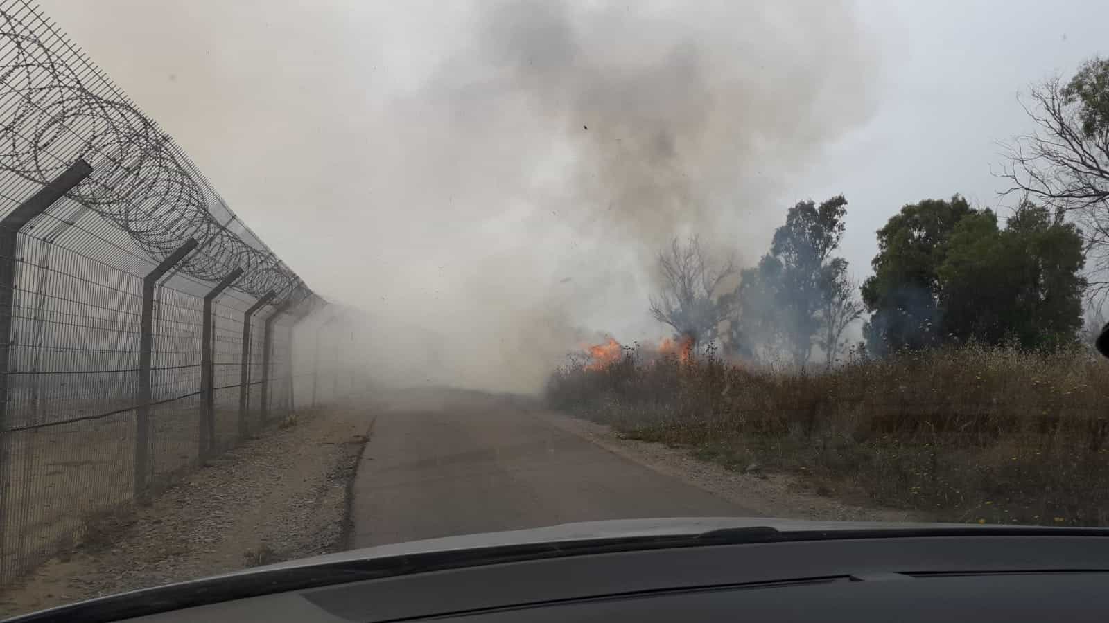 הטרור מעזה נמשך: בלון תבערה הצית שריפה ביישוב בשער הנגב