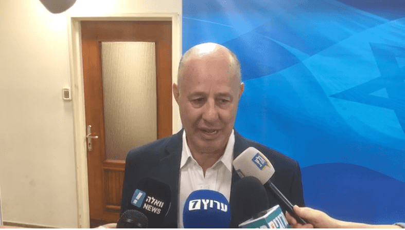 הנגבי על פגישת נתניהו-גנץ: ״היה מפתה שלא להענות לפגישה הזאת ולעשות את התעלולים שכחול-לבן עשו לנו״ | צפו