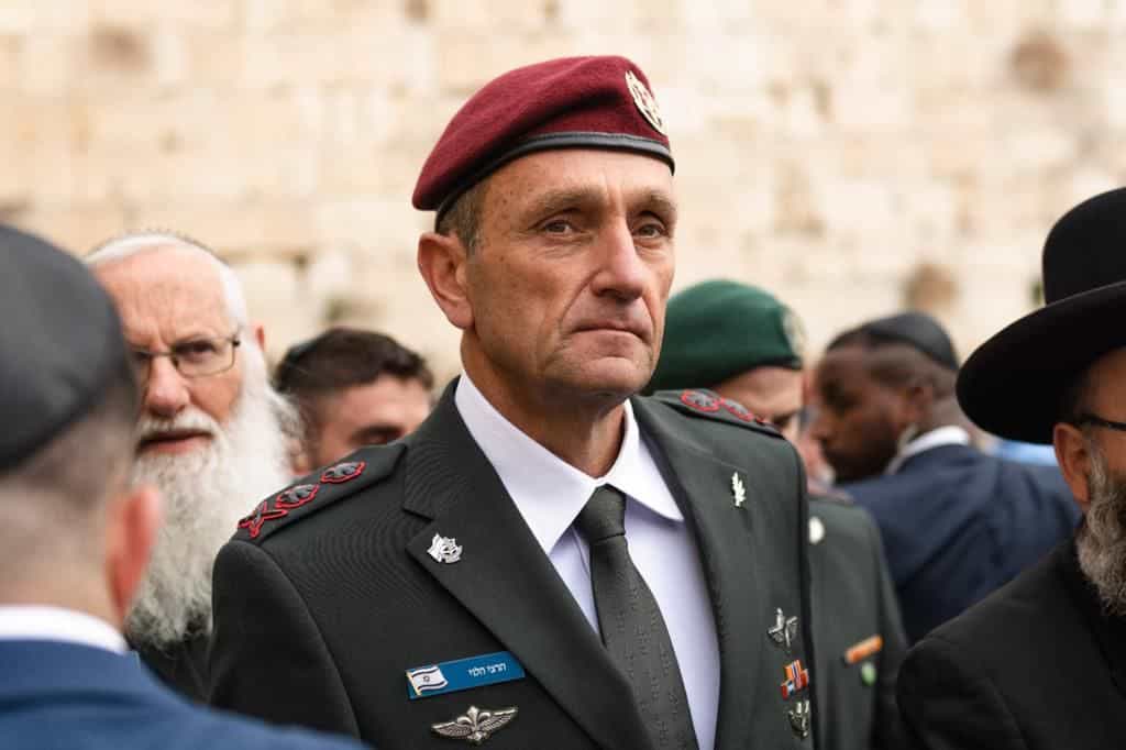 ריגש והתרגש | הרמטכ״ל חגג את ערב החג עם משפחתו של מקסים מולצ׳נוב ז״ל במוצב מכבים