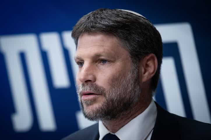 השר סמוטריץ' חתם על צווים להפחתת המס על בנזין בספטמבר 2023